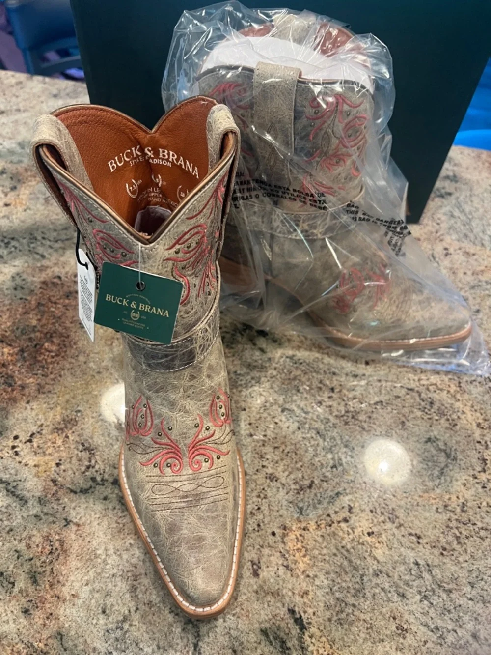 Buck & Brana Madison Size 7.5 NIB - Picture 3 of 7